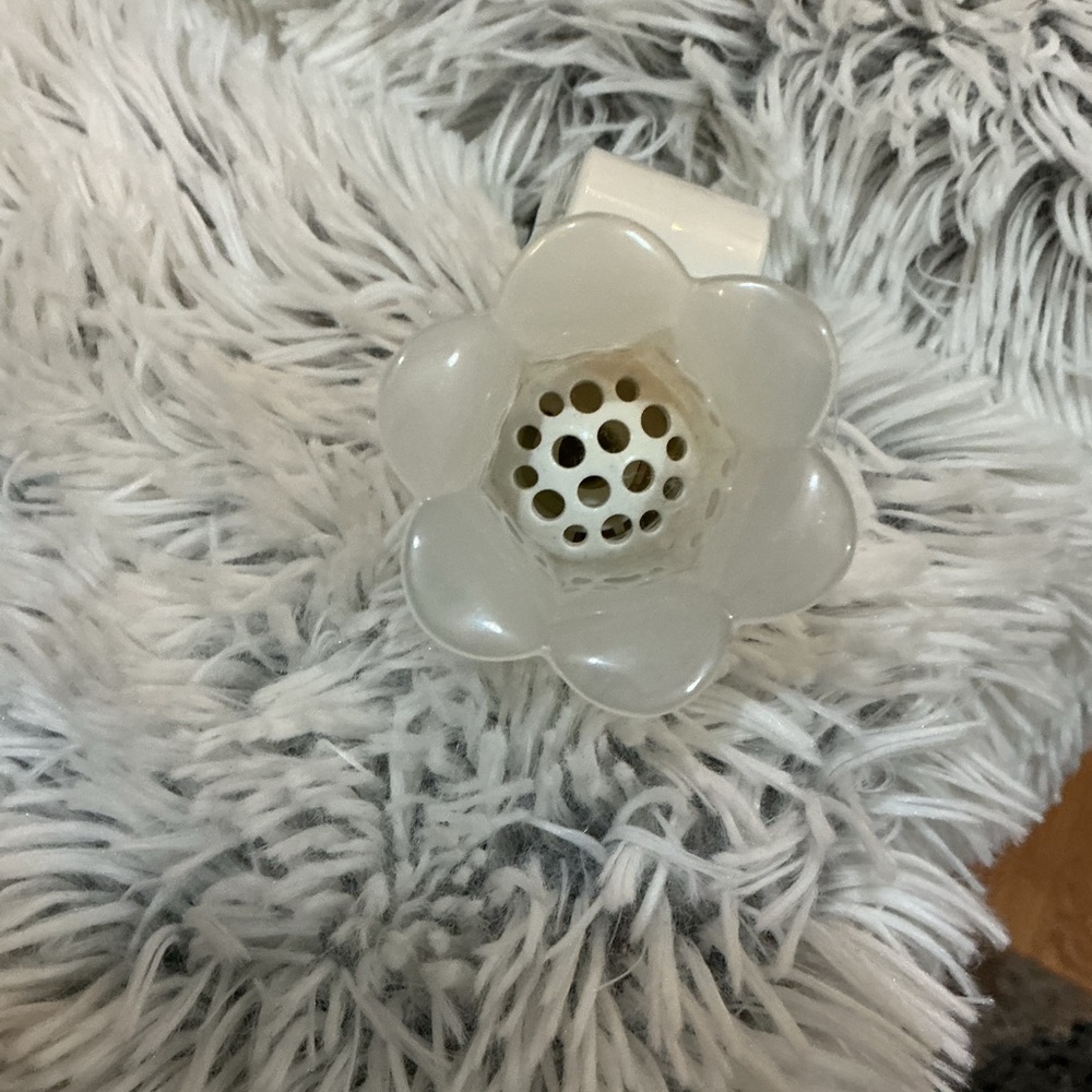 Bath & Body Works White Flower Top Wallflower Plug Tulip Design - Picture 5 of 7
